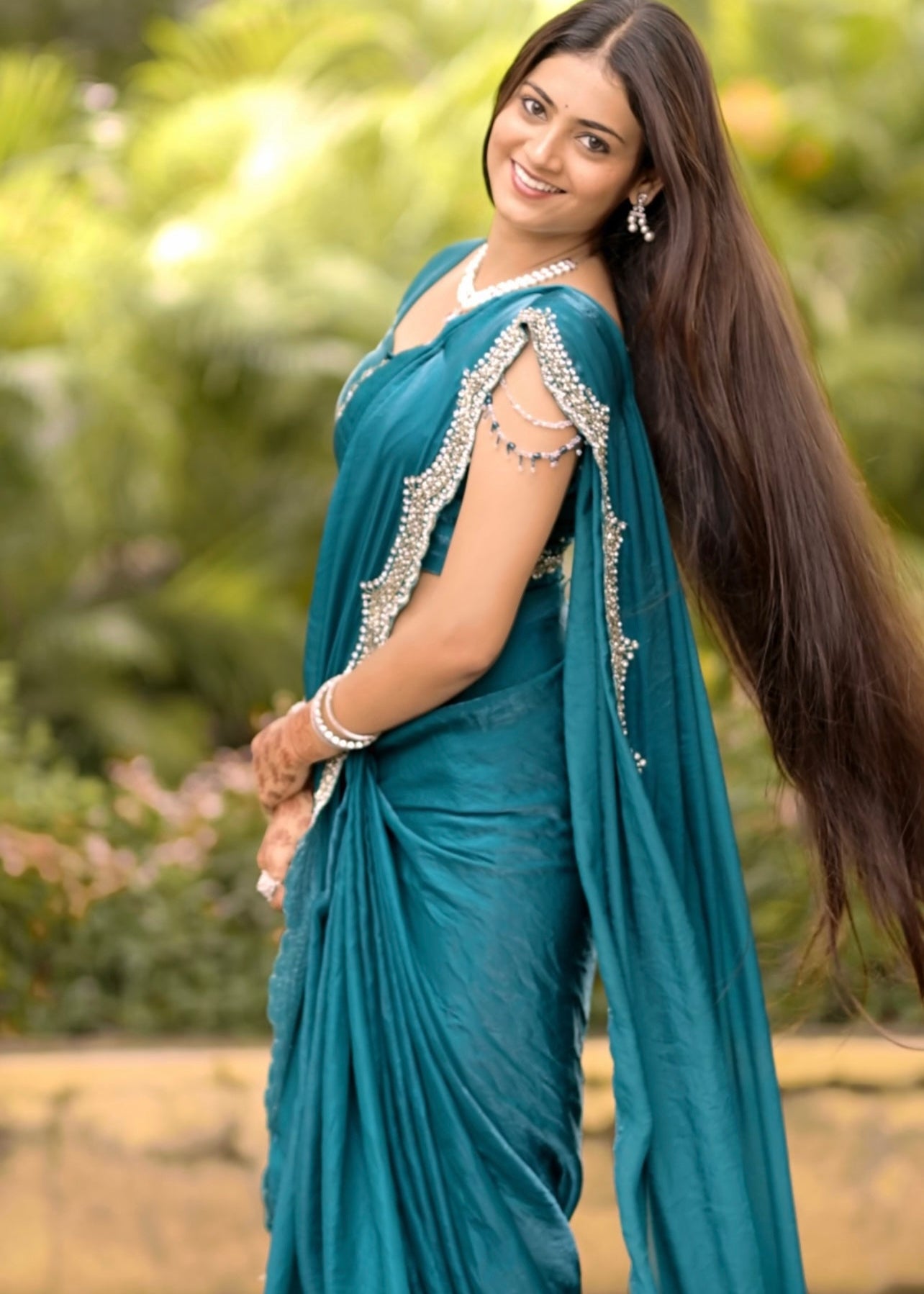 Heavy Border Designer Saree with Necklace Blouse