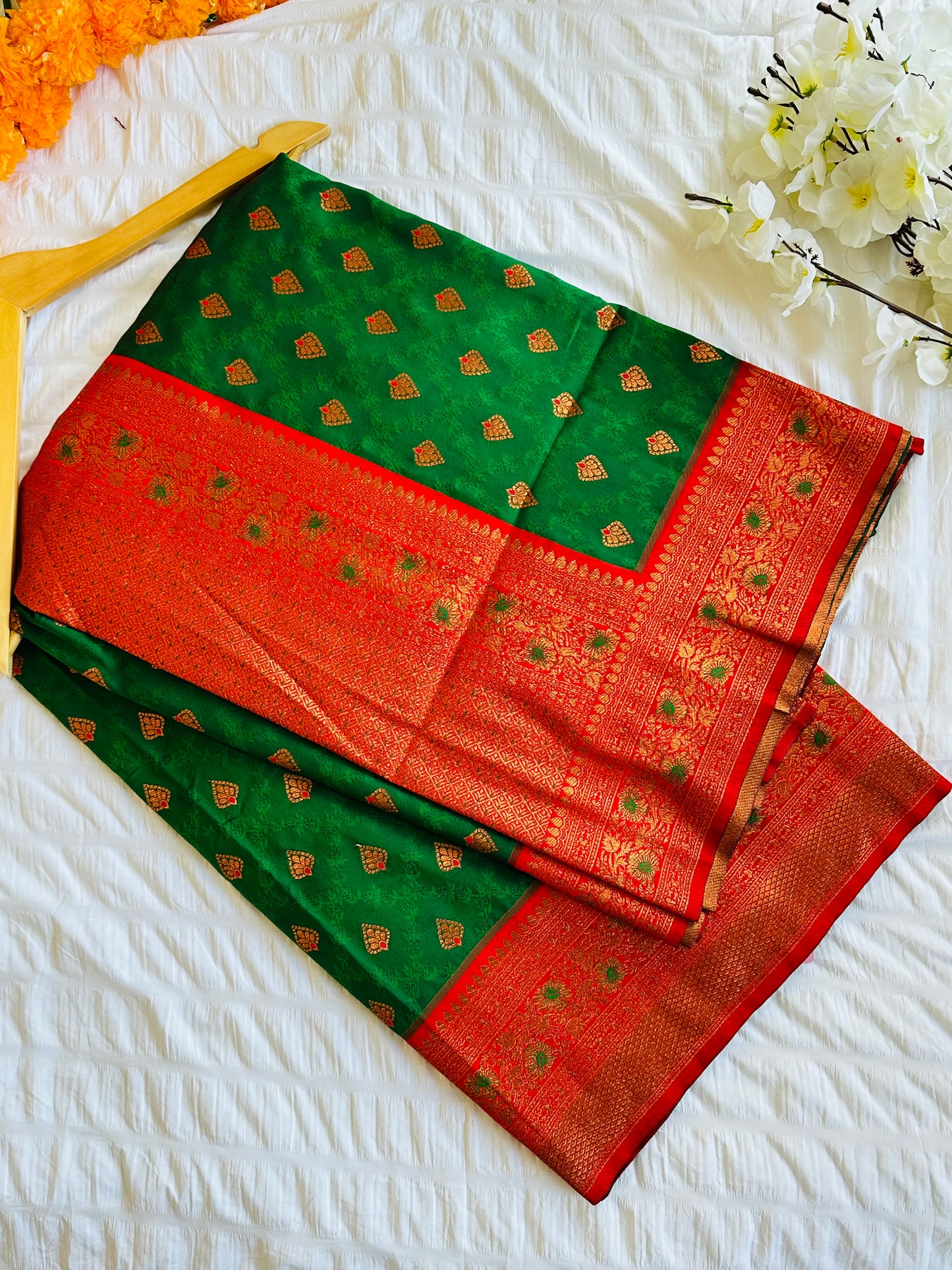 Green Banarasi Saree Red Pallu & Border