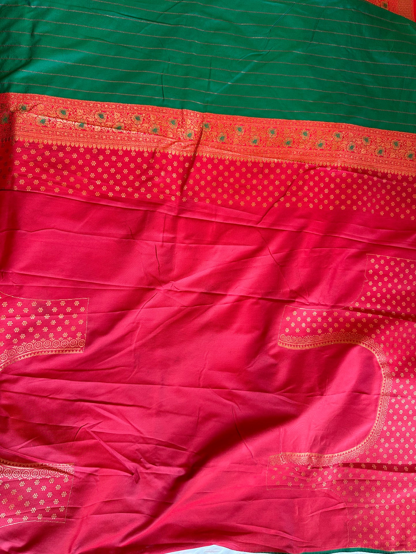 Green Banarasi Saree Red Pallu & Border