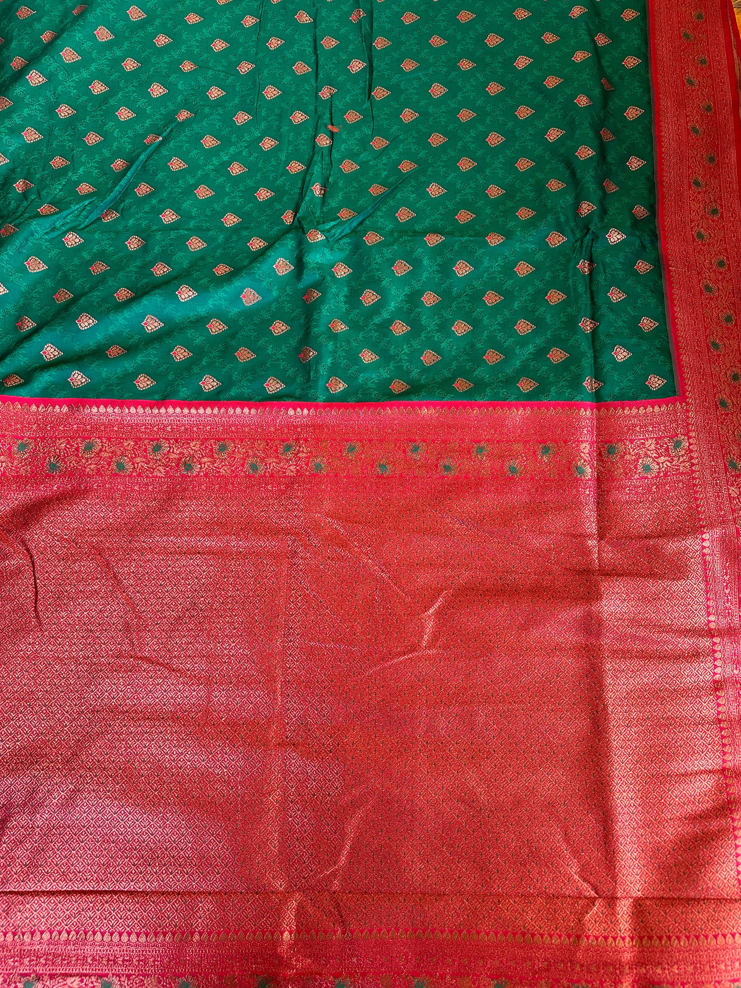 Green Banarasi Saree Red Pallu & Border