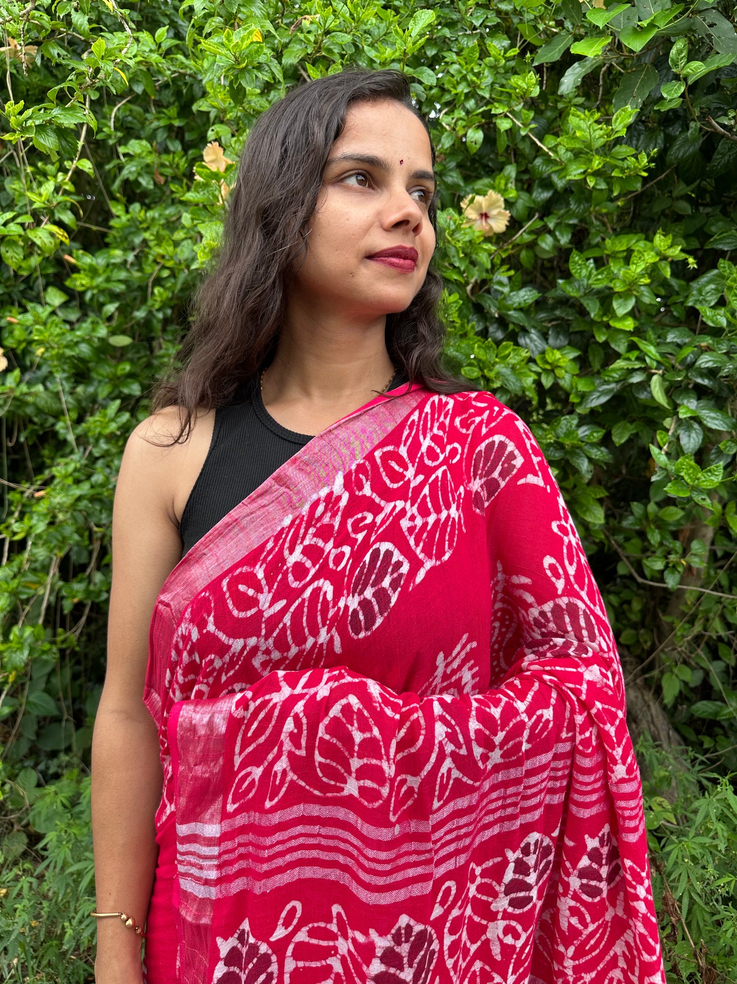 Gulabi Linen Saree
