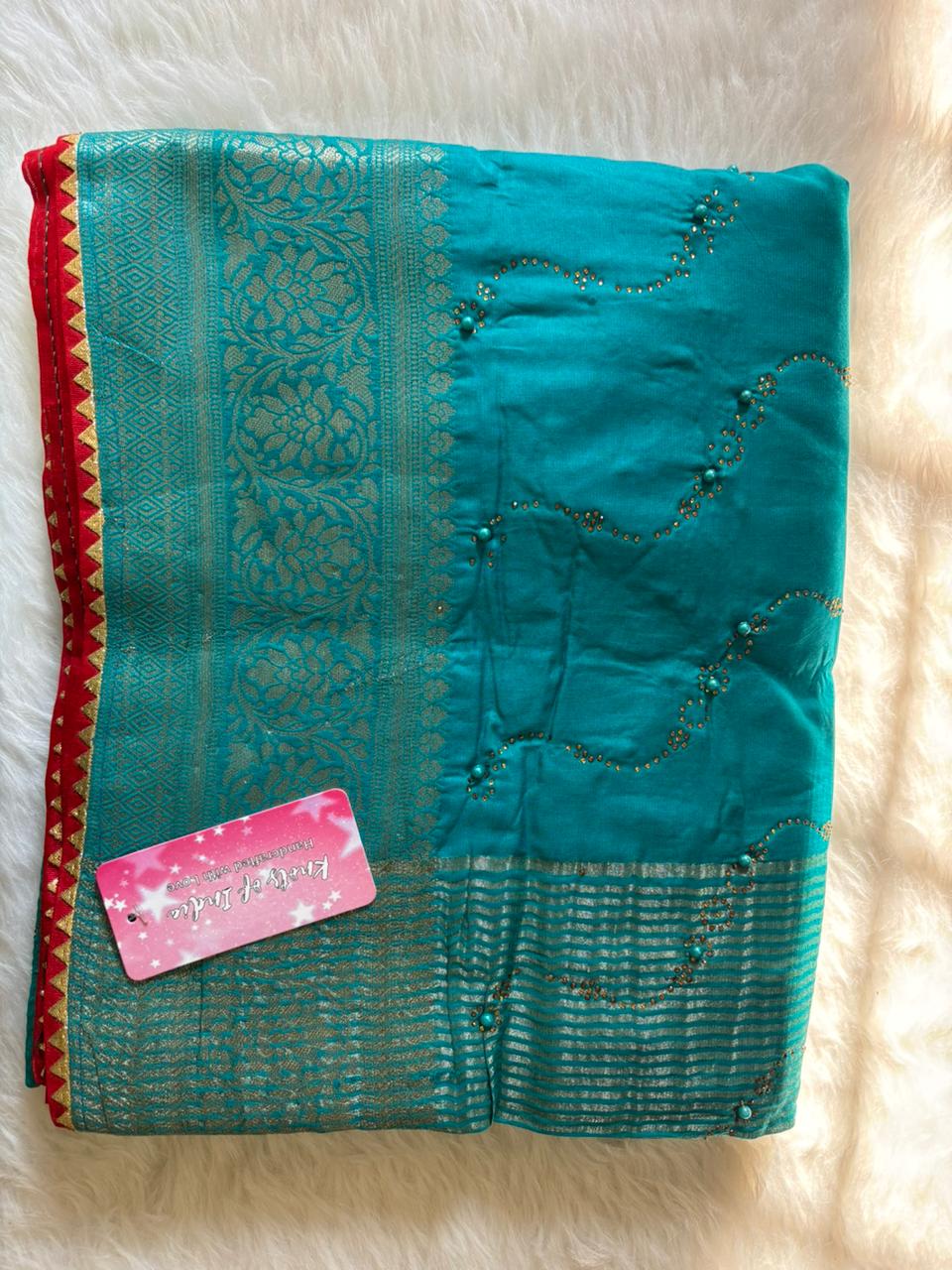 Mannat Contrast Blouse Saree