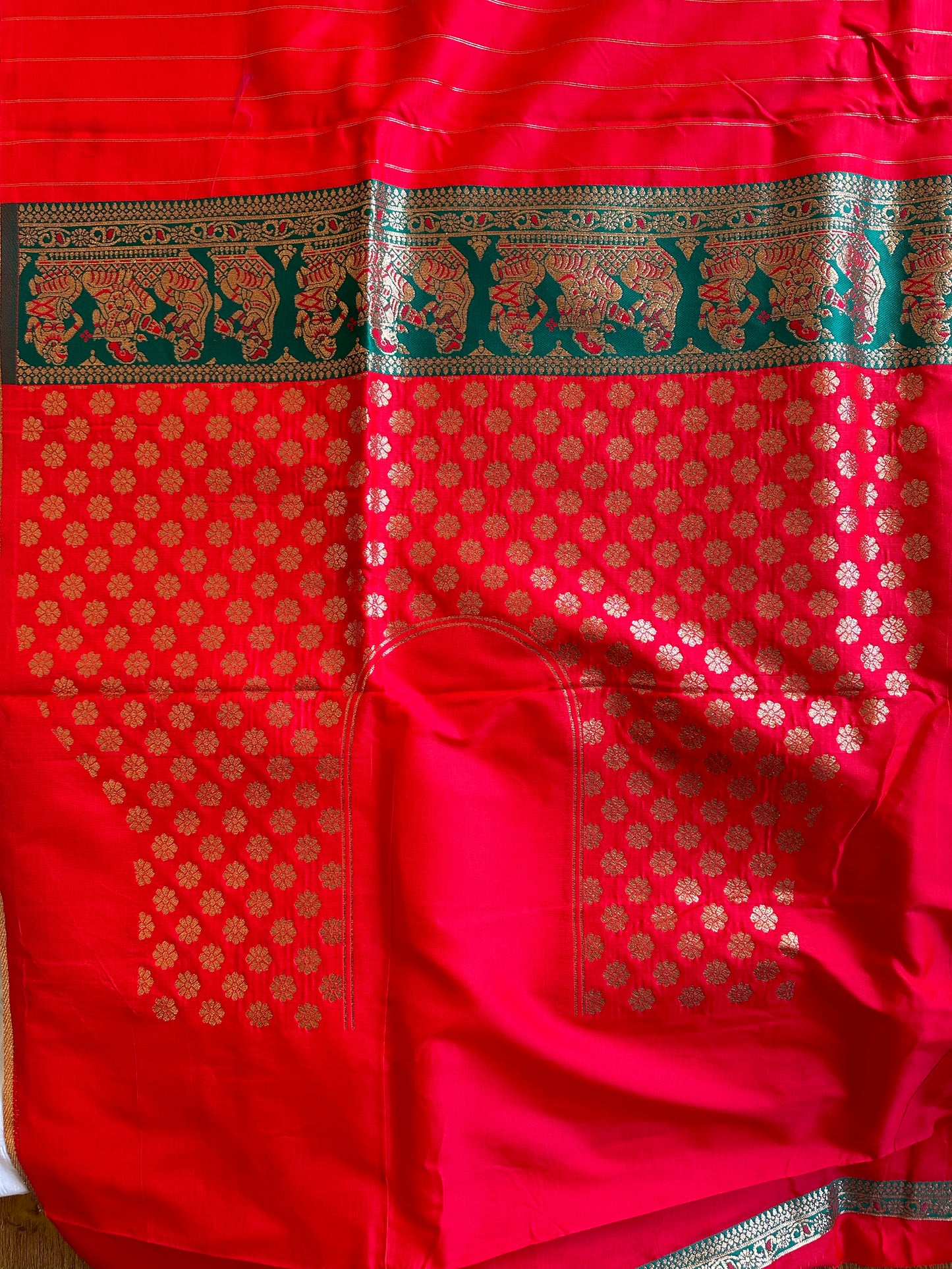 Red Banarasi Saree Green Pallu & Border