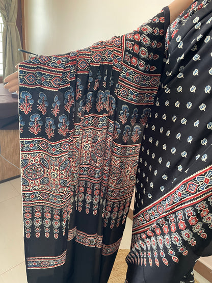 Ajrakh Pallu Booti Print Crepe Saree