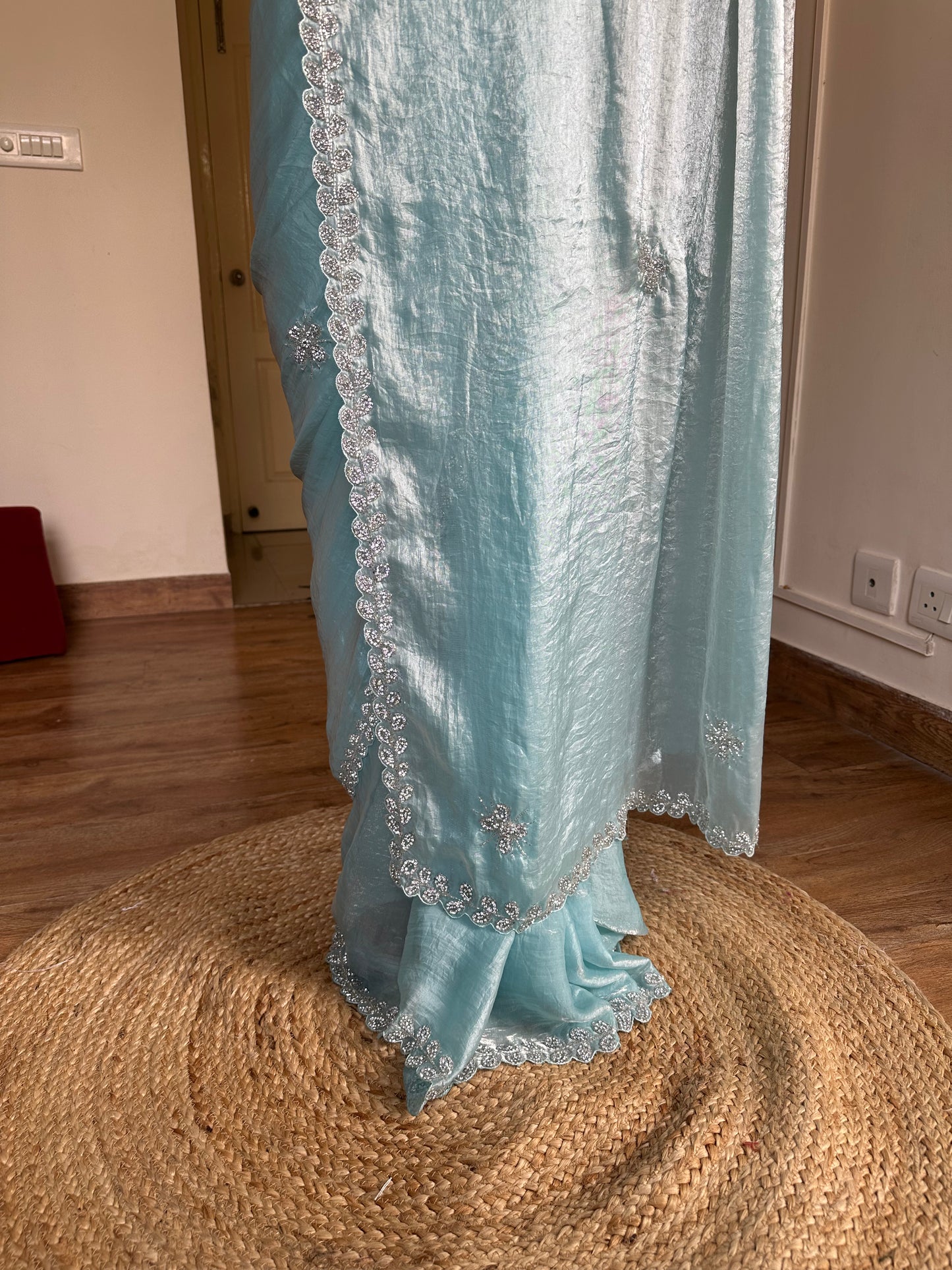Diva Hand Work Tissue Saree
