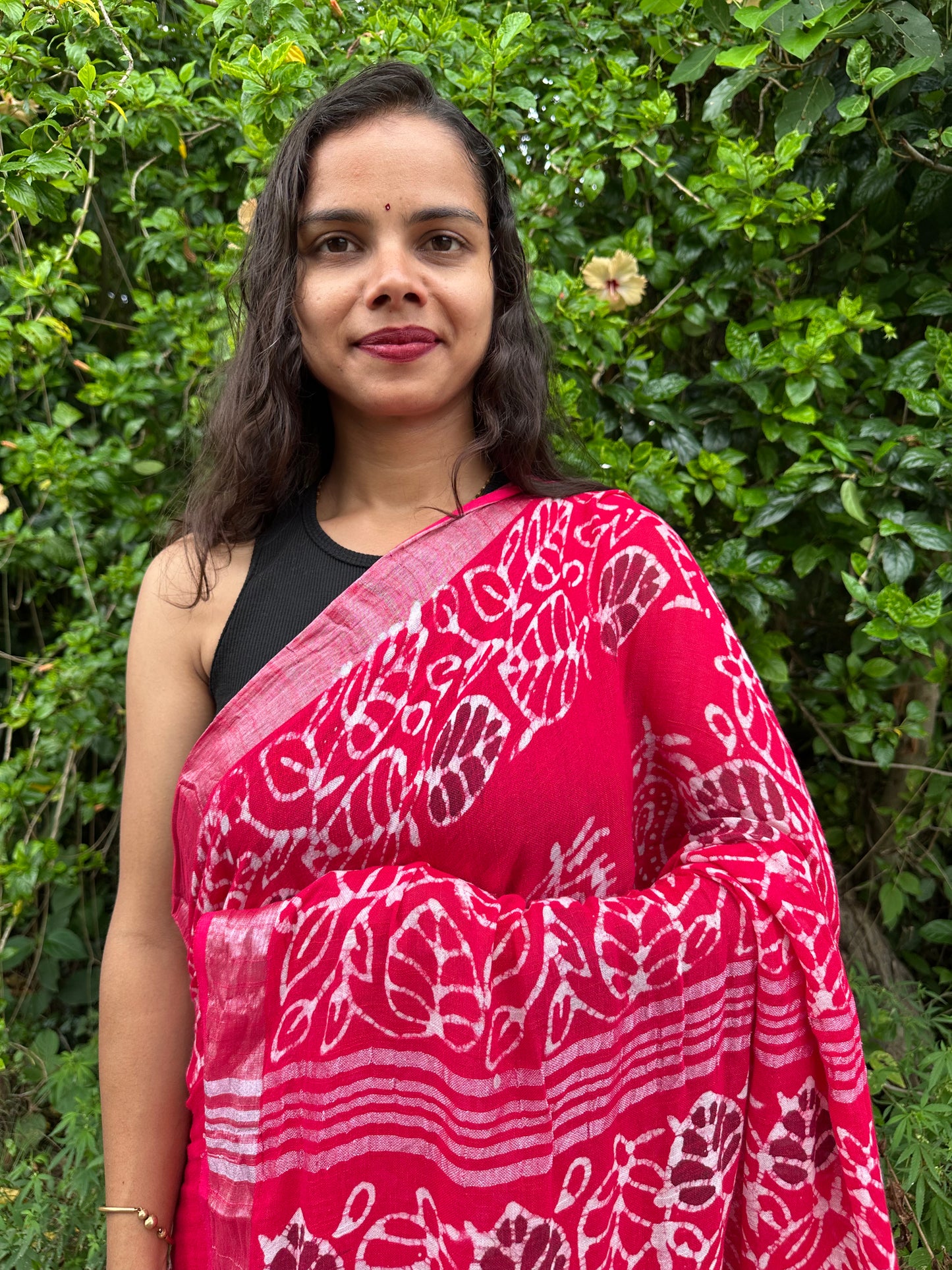 Gulabi Linen Saree